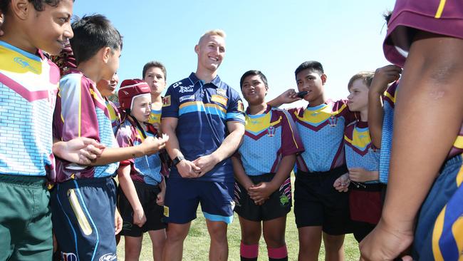 Titans rookie Tanah Boyd with Keebra Park students. Picture: Glenn Hampson