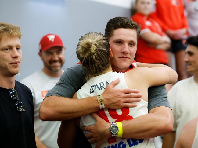 Mills (L) was one of a handful of Swans players who travelled up to the Gold Coast for the club’s AFLW final. Picture: Dylan Burns/AFL Photos via Getty Images