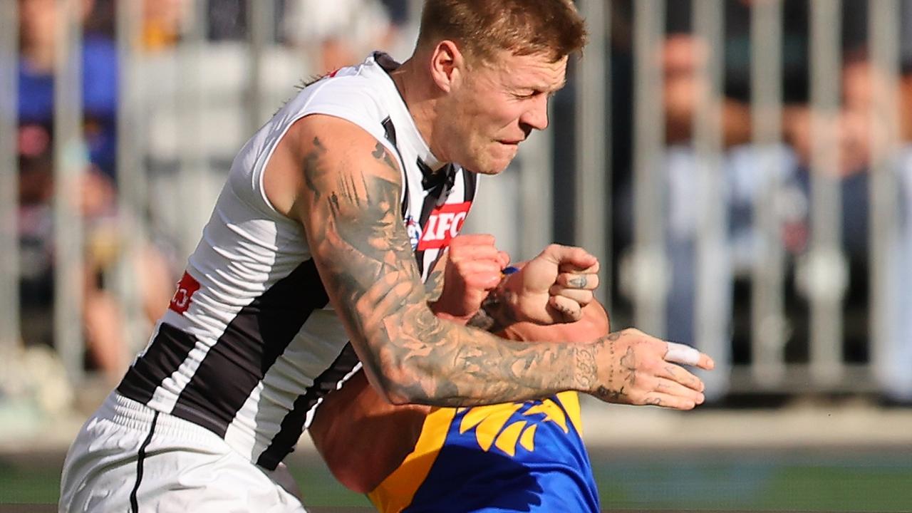 AFL 2023: West Coast embarrassing reaction to Jordan De Goey bump on Elijah  Hewett, Will Schofield response, get in the bin, latest news