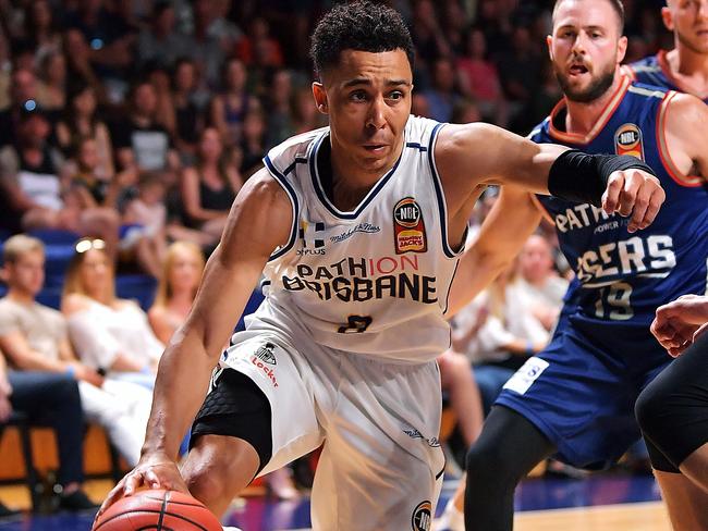 ADELAIDE, AUSTRALIA - FEBRUARY 17: Travis Trice of the Brisbane Bullets drives to the basket during the round 19 NBL match between the Adelaide 36ers and the Brisbane Bullets at Titanium Security Arena on February 17, 2018 in Adelaide, Australia.  (Photo by Daniel Kalisz/Getty Images)
