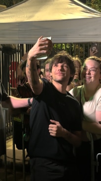 Louis Tomlinson surprises Aussie fans