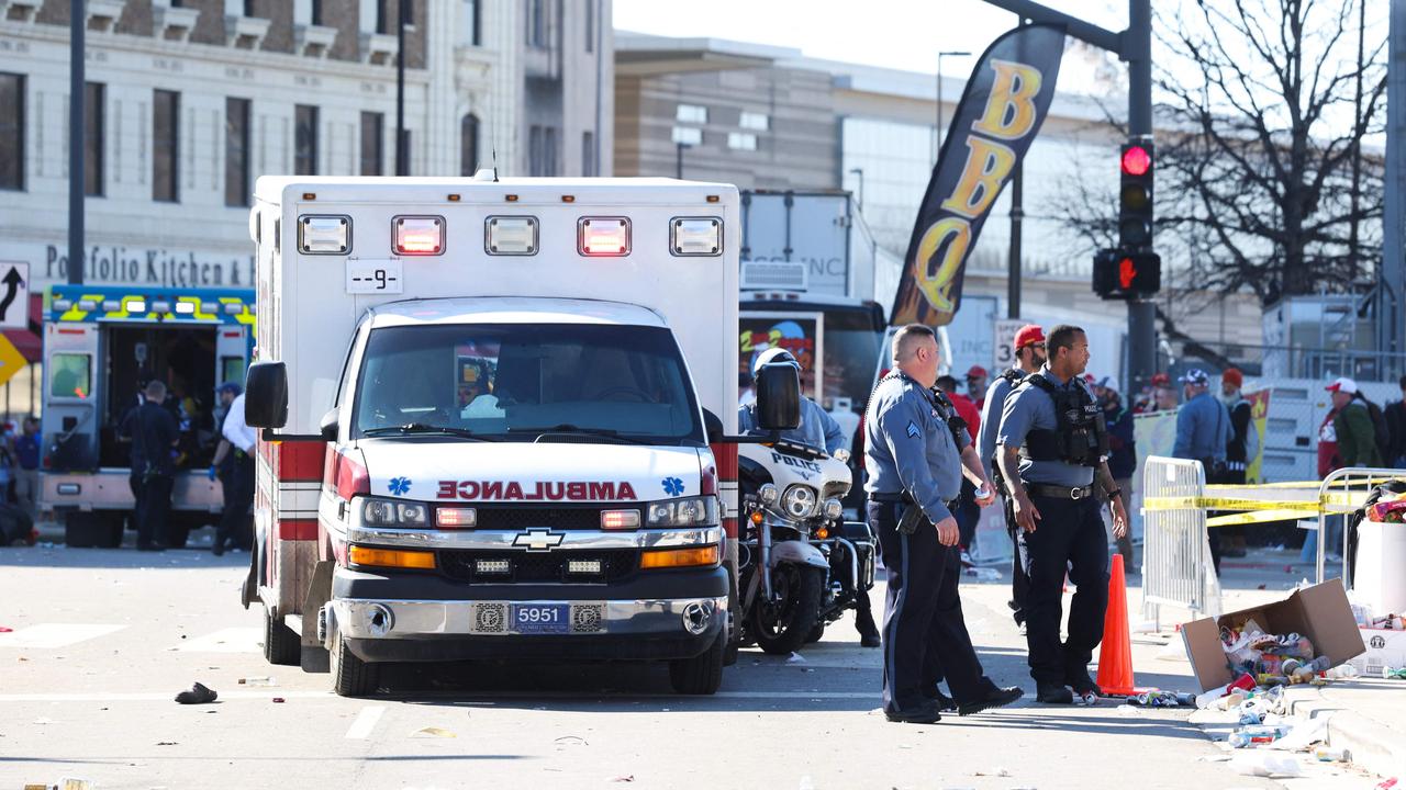 KANSAS CITY, MISSOURI – FEBRUARY 14: Law enforcement and medical personnel respond to a shooting at Union Station during the Kansas City Chiefs Super Bowl LVIII victory parade on February 14, 2024 in Kansas City, Missouri. Several people were shot and two people were detained after a rally celebrating the Chiefs Super Bowl victory. Jamie Squire/Getty Images/AFP (Photo by JAMIE SQUIRE / GETTY IMAGES NORTH AMERICA / Getty Images via AFP)