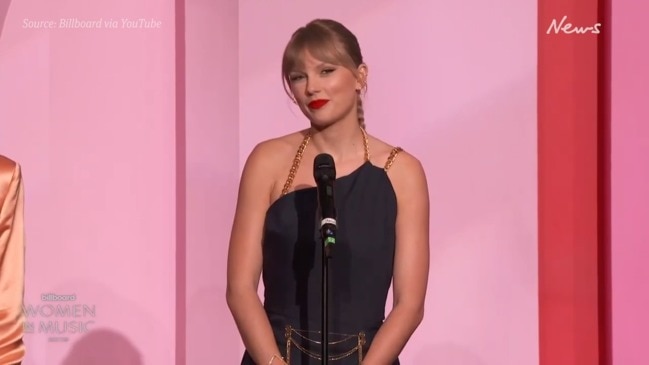 Taylor Swift puts Scooter Braun on blast during Billboard event