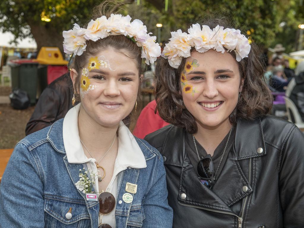 Prinnie Thomas and Rachael Evans. Festival of Food and Wine, Queens Park, Toowoomba Carnival of Flowers. Sunday, September 11, 2022. Picture: Nev Madsen.