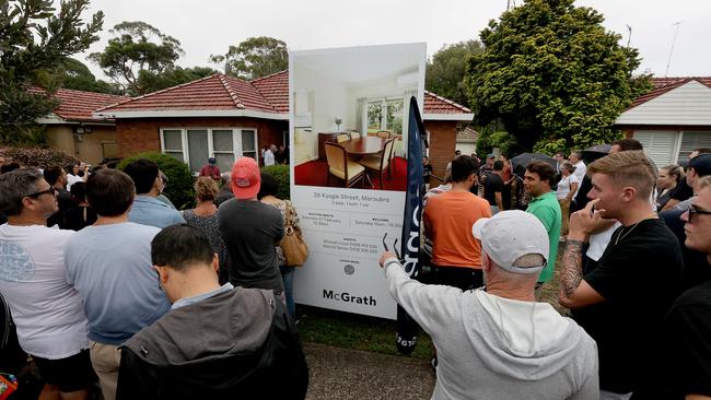 Locked-down Melbourne recorded a preliminary clearance rate of 72.8 per cent on 1264 homes taken to auction, down from last week’s 77.6 per cent. NSW. Picture: NCA NewsWire / Dylan Coker