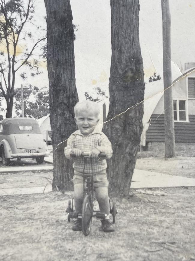 Howe at Nunawading hostel in 1959.