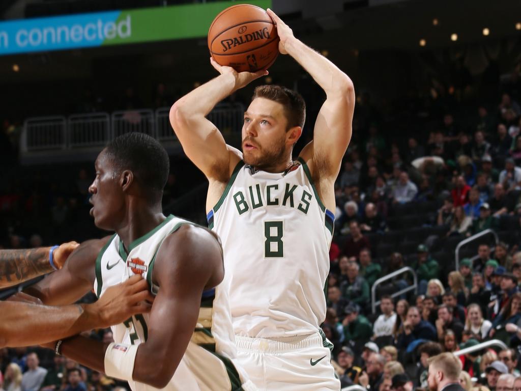 Matthew dellavedova milwaukee store jersey