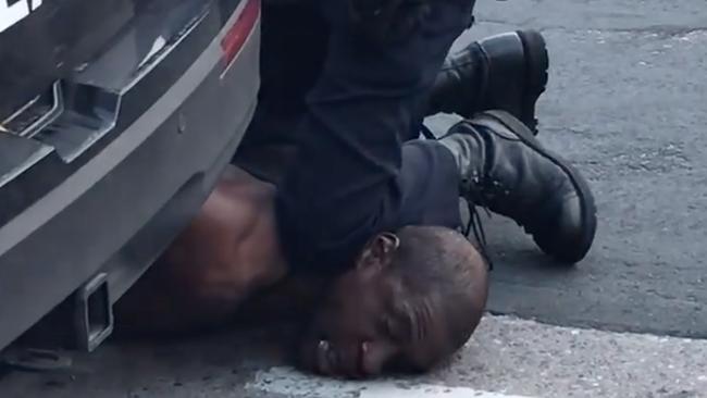 This still image taken from a May 25, 2020, video courtesy of Darnella Frazier via Facebook, shows a Minneapolis, Minnesota, police officer arresting George Floyd. - "The four Minneapolis police officers involved in Floyd's death have been fired," Minneapolis Mayor, Jacob Frey, said on Twitter on May 26, saying "it was the right decision. Witnesses say Floyd repeatedly tell the officers, âI cannot breathe!â after being pinned to the ground by an officer with his knee on Floyd's neck. (Photo by Darnella Frazier / Facebook/Darnella Frazier / AFP) / RESTRICTED TO EDITORIAL USE - MANDATORY CREDIT "AFP PHOTO / Facebook / Darnella Frazier" - NO MARKETING - NO ADVERTISING CAMPAIGNS - DISTRIBUTED AS A SERVICE TO CLIENTS