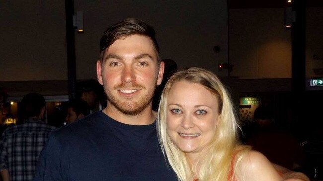 Nightlife at the Eyre Hotel, Whyalla in 2015