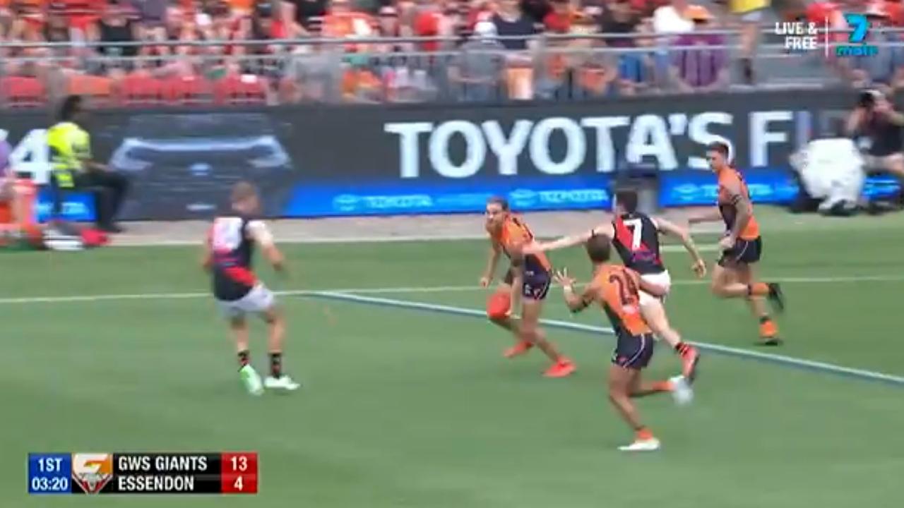 Zach Merrett fails to tackle.