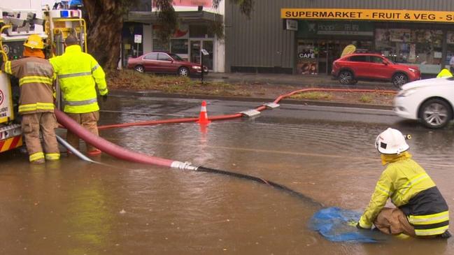 Traffic has been down to one lane on Goodwood Road at Colonel Light Gardens. Picture: 7NEWS