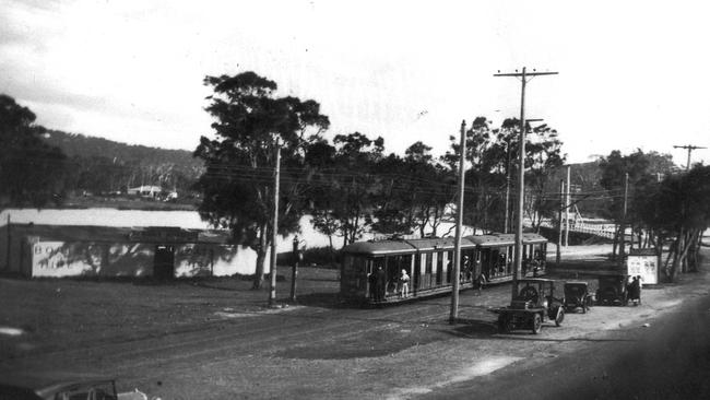 Narrabeen tram terminus c1930. Photo Northern Beaches Library