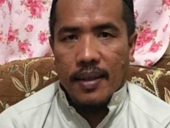 Malaysian Che Abdul Karim, 41, says he can’t understand why everyone is so upset about his marriage to an 11-year-old Thai girl. Picture: Twitter