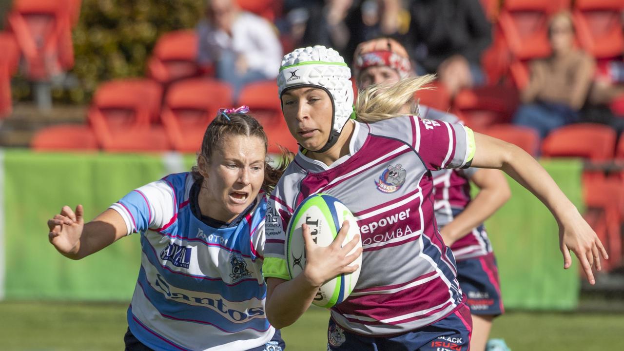 Hannah Jakins (left) for Roma and Taylor Logan for Bears. Picture: Nev Madsen.