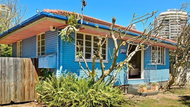 Billionaire developer Bob Ell snaps up Gold Coast shack | Gold Coast ...