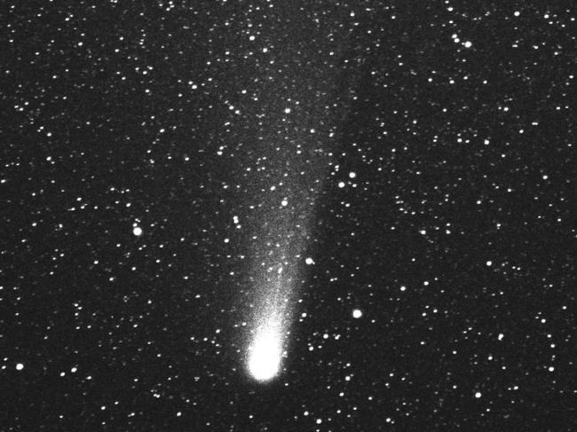 Comet Halley, which is responsible for the Eta Aquarid meteors, as seen in March 1986.   PHOTO: Martin George