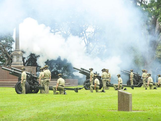 The Australia Day 21 Gun Salute and F/A-18 Hornet fly past at the cenotaph in Darwin.