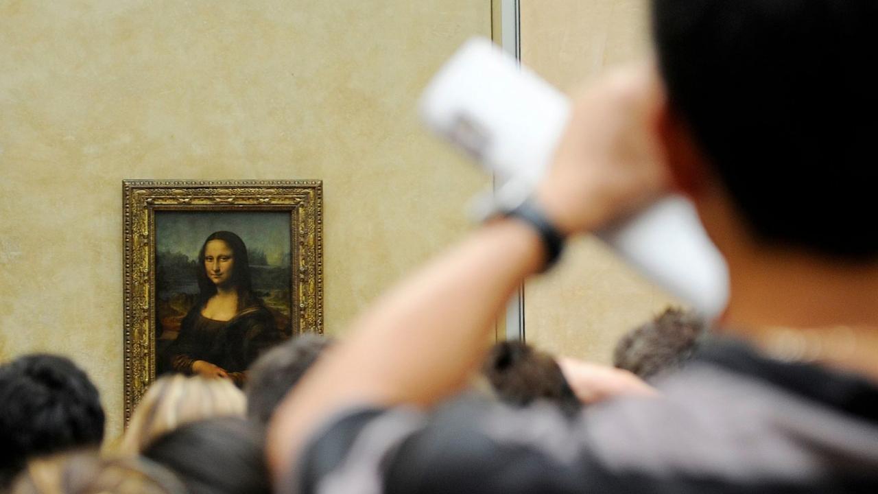 Da Vinci is responsible for the most famous painting in the world.