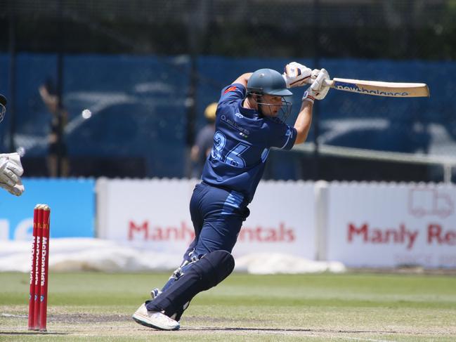 Matthew Melville gets one of the square. Picture: Warren Gannon Photography