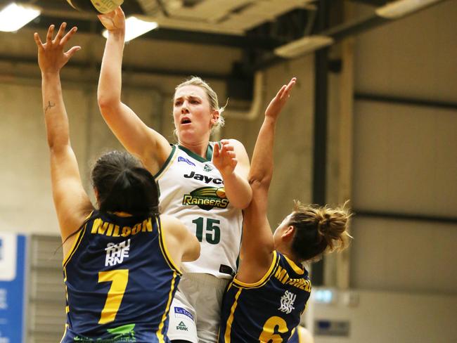 Small but mighty. Leilani Mitchell on the defensive against Dandenong. Pic: Bob Barker.