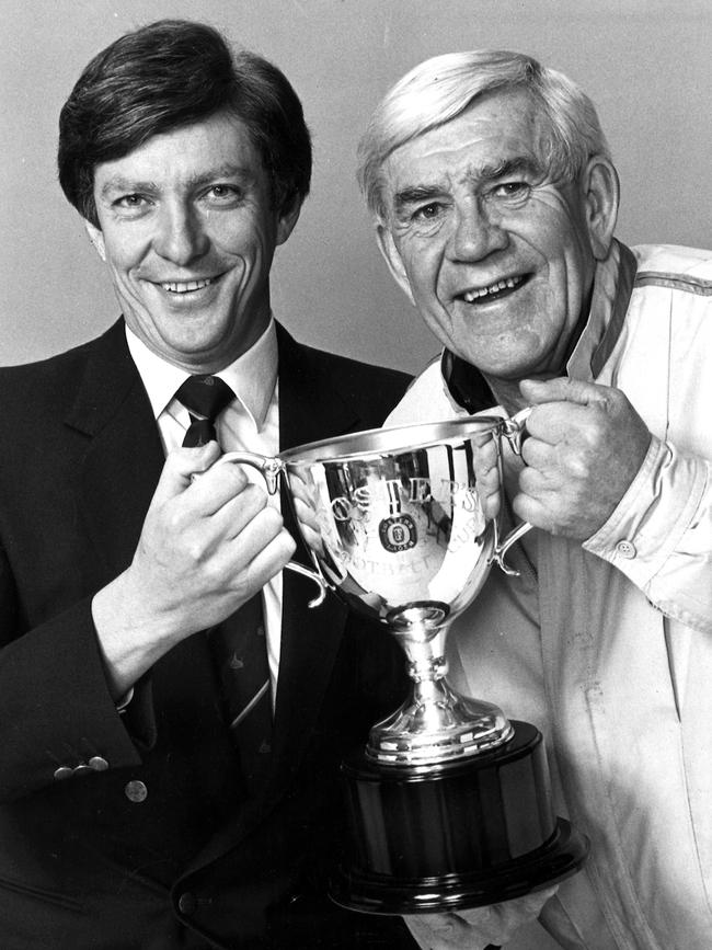 1985. Peter Landy and Lou Richards with the Foster’s Cup trophy.