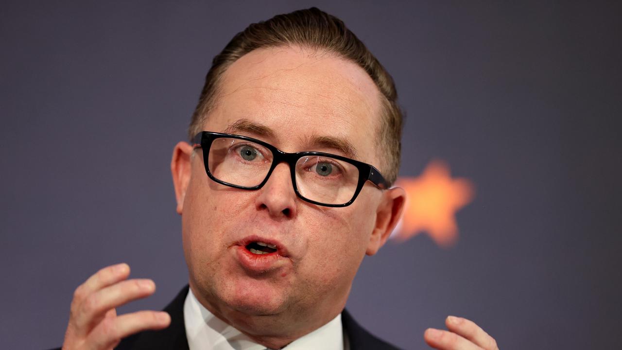 Qantas CEO Alan Joyce Hires Former Air NZ Executive Cam Wallace | The ...