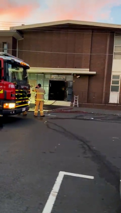 Police: Melbourne synagogue fire "suspicious"