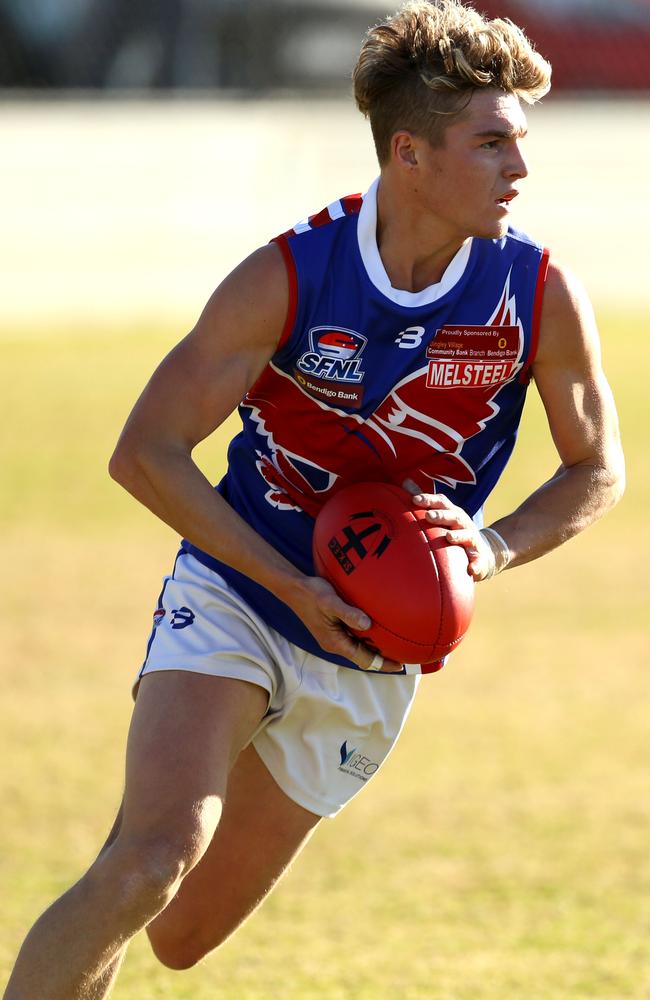 Jonathon Huntington on the run for Keysborough. Picture Stuart Milligan