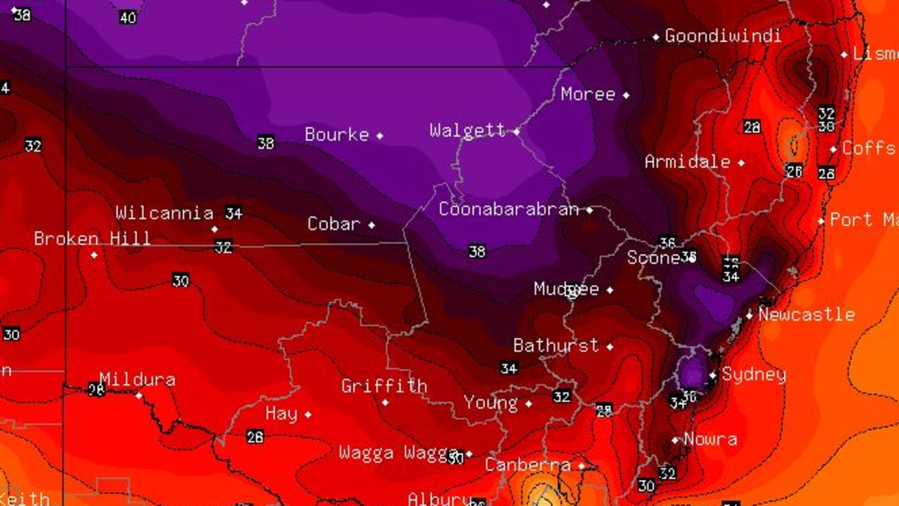 Heat is soaring across the state with temperatures due to climb to 40C on Monday afternoon. Picture: Stormcast