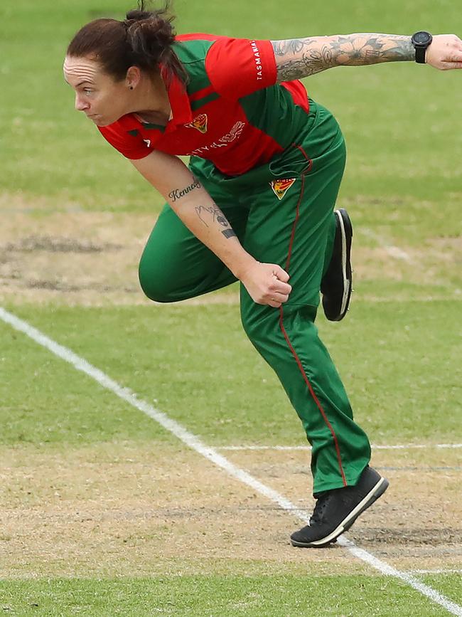 Sarah Coyte bowling in the WNCL match between Victoria and Tasmania.