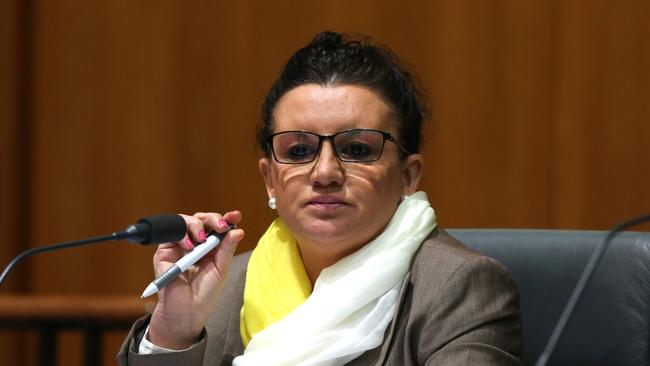 Jacqui Lambie calls on veterans to turn their backs on government MPs ...