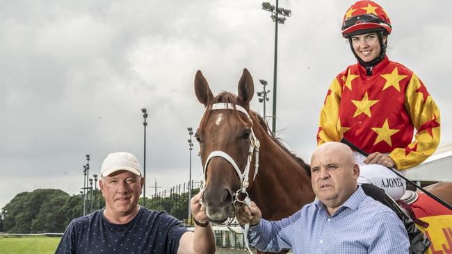 Trainer Lindsay Hatch (left), Toowoomba Turf Club Chairman Kent Woodford, jockey Angela Jones and For My Annie from the Lindsay Hatch stable are celebrating 30 years of Clifford Park racecourse having lighting for night racing in 2022. Picture: Nev Madsen.