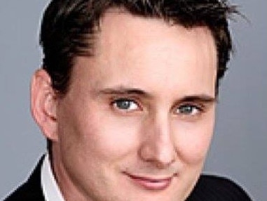 Dr Pincock’s Instagram bio reads “Dr. Pincock is a highly recognised and experienced Head and Neck Surgeon, with international training and qualifications in facial plastics”.