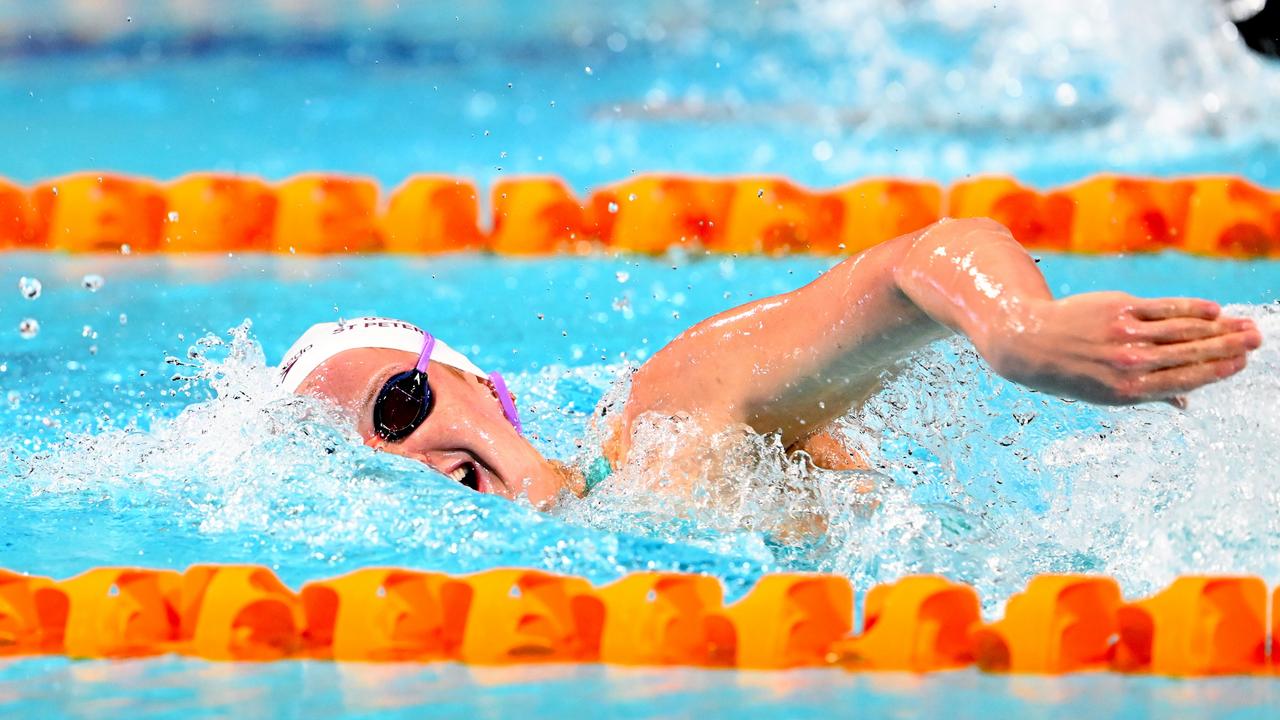 Mollie O'Callaghan charged home to win the 200m freestyle. (Photo by Bradley Kanaris/Getty Images)