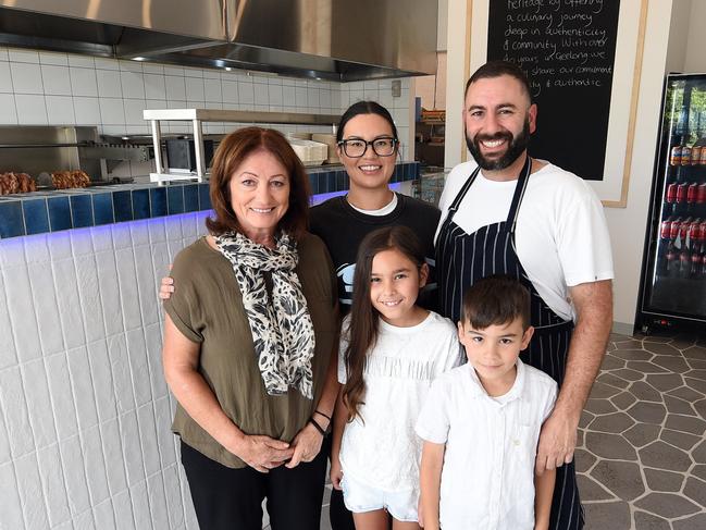 George Likoudis and his family have opened up a new Greek restaraunt in Geelong. Rose LikoudisKathryn LikoudisGeorge LikoudisKids, Airlia and Paris Likoudus.