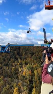 Heart-stopping base jump attempt scares spectators