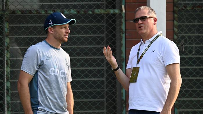 MIRPUR, BANGLADESH - FEBRUARY 28: England captain Jos Buttler speaks with ECB chief executive officer Richard Gould during a net session at Sher-e-Bangla National Cricket Stadium on February 28, 2023 in Mirpur, Bangladesh. (Photo by Gareth Copley/Getty Images)