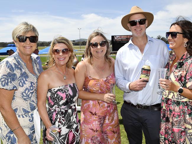 Mary Byrne, fleur Hatfield, Kelly Sutton, Craig Canham and Leonie Canham at the 2024 Seymour Cup. Picture: Andrew Batsch