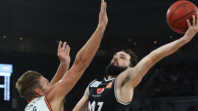 MELBOURNE, AUSTRALIA — NOVEMBER 11: Peter Hooley of United shoots during the round five NBL match between Melbourne United and the Cairns Taipans at Hisense Arena on November 11, 2018 in Melbourne, Australia. (Photo by Quinn Rooney/Getty Images)