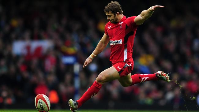 CARDIFF, WALES - MARCH 14: Leigh Halfpenny of Wales kicks a penalty during the RBS Six Nations match between Wales and Ireland at Millennium Stadium on March 14, 2015 in Cardiff, Wales. (Photo by Dan Mullan/Getty Images)