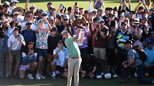 Cameron Smith surrounded by fans at the LIV Tour event in Adelaide. (Photo by Mark Brake/Getty Images)