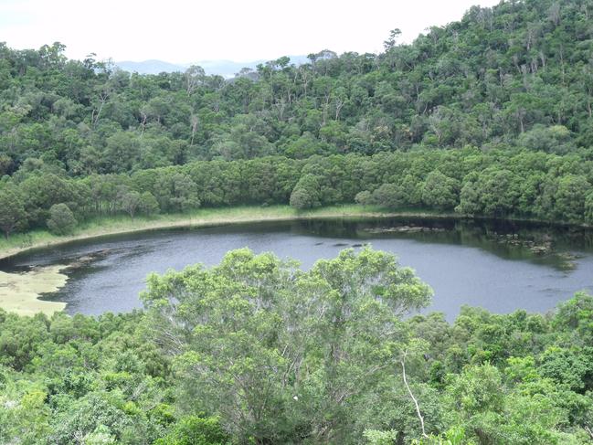 Crater lakes at Coalstoun Lakes.