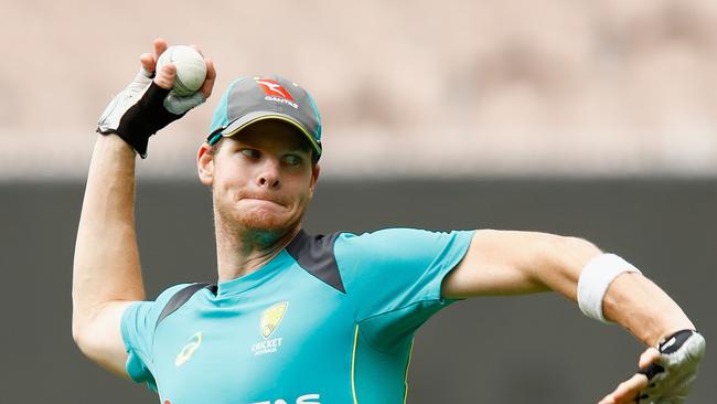 MELBOURNE, AUSTRALIA - JANUARY 13:  Steve Smith throws during the Australian nets session at the  on January 13, 2018 in Melbourne, Australia.  (Photo by Darrian Traynor/Getty Images)