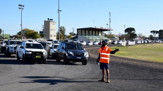 Dubbo residents queue for drive-through Covid-19 testing. Picture: Getty Images