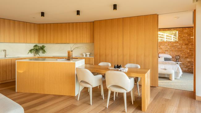 Contemporary kitchen. 2/2 Castray Esplanade Battery Point. Elders