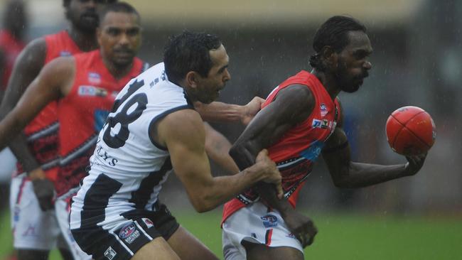 Eddie Betts plays in the forward line for Palmerston Magpies in Rd 1 of the NTFL 22/23 season. Picture: (A)manda Parkinson