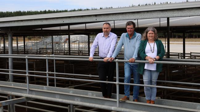 Council CEO Darryl Whicker, Councillor Barry Kuhl, and Mayor Kylie Boston at the saleyards. Picture: Grant Council