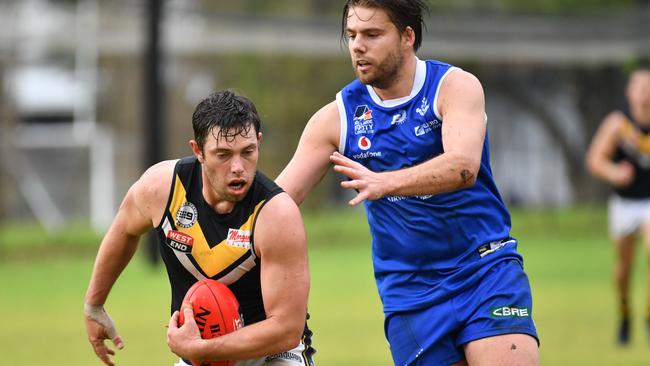 Brighton’s Jacob Carger and SPOC’s Sam Roberts. Picture: AAP/Keryn Stevens