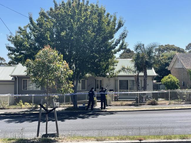 A forensics team arrived at the Maryvale Rd home just after 2.30pm to collect evidence. Picture: Jack Colantuono