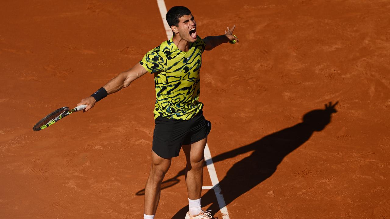 Carlos Alcaraz remporte le titre de Barcelone, bat Stefanos Tsitsipas, champion de Roland-Garros, Rafael Nadal.